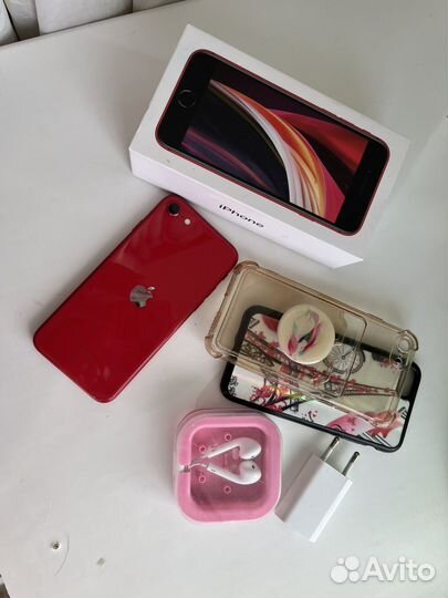 iPhone SE, 64 ГБ