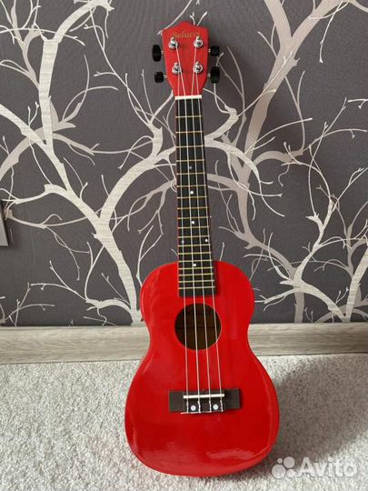 Гитара новая