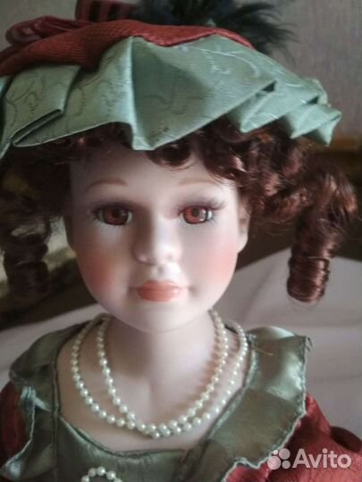 Кукла фарфоровая коллекционная Англия