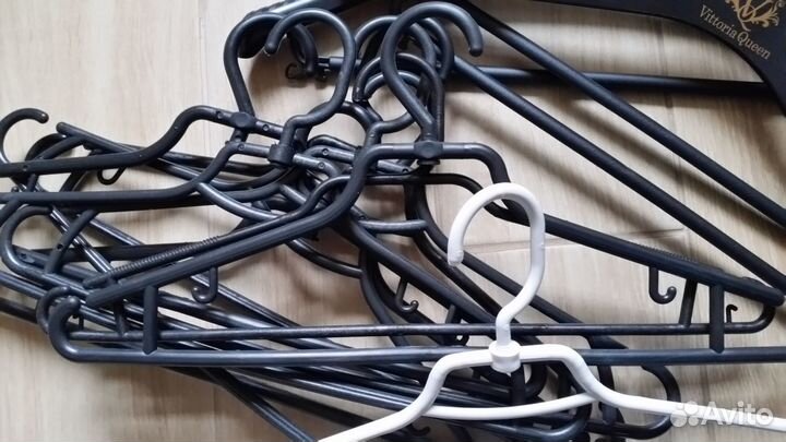 Вешалки для одежды