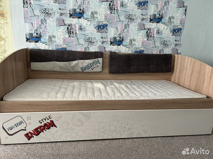 Кровать