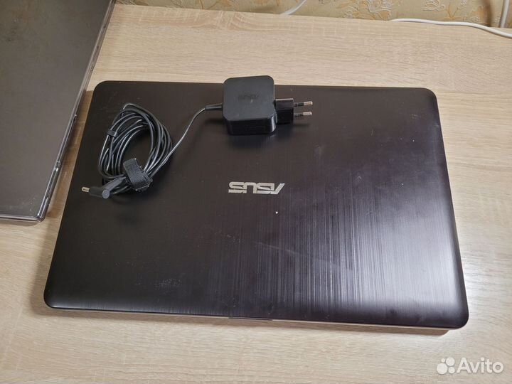 Ноутбук asus