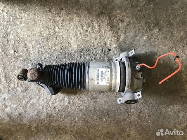 Пневмостойка задняя левая в сборе #: 1095 Audi Q7