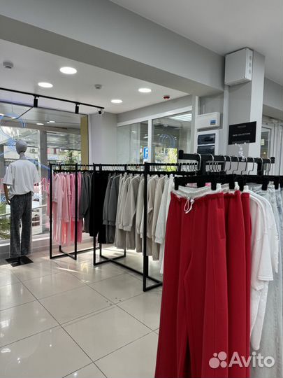 Шоурум, магазин женской одежды