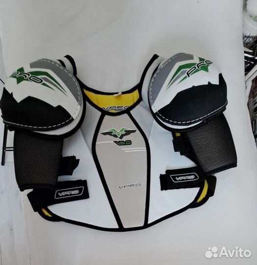 Нагрудник хоккейный новый