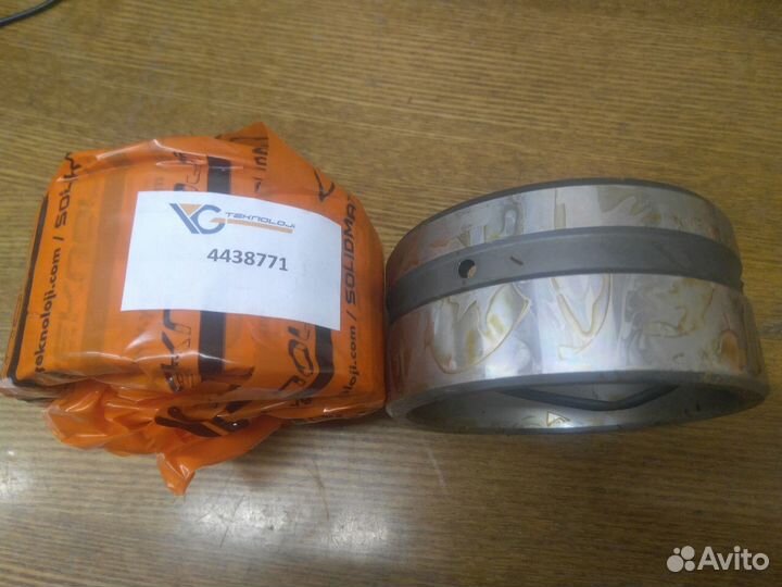 Втулка 4438771