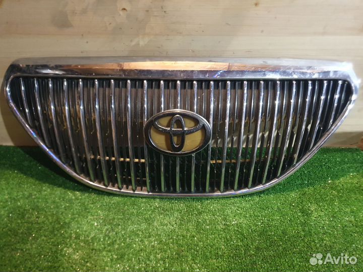 Решетка радиатора Toyota Verossa