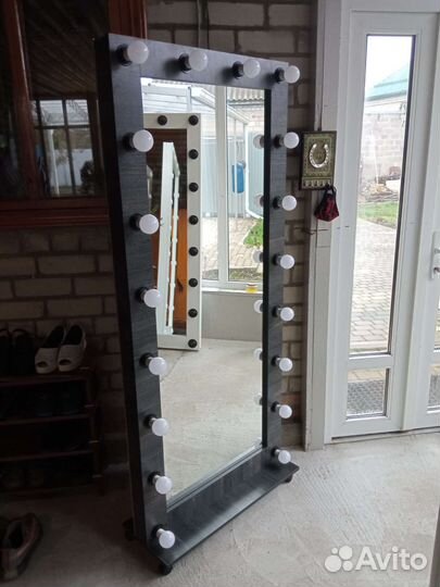 Зеркало гримерное, напольное с лампочками