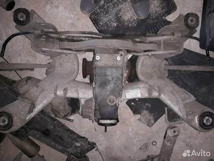 Подрамник задний Audi A8