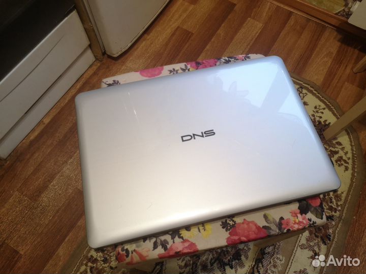 Ноутбук DNS на i3 с видюхой 2 гига