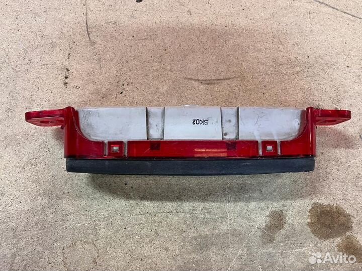 Стоп сигнал в крышку багажника Mazda 3 bк седан