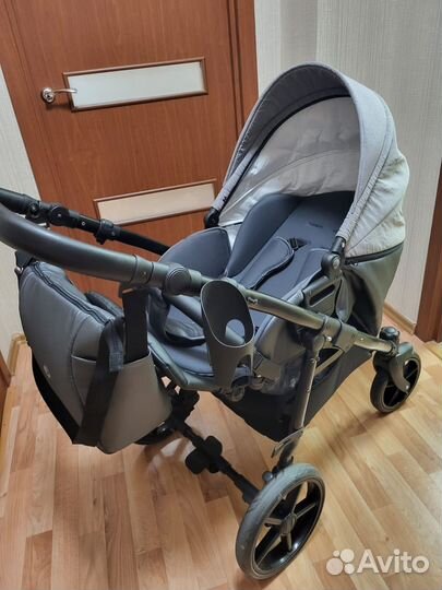 Коляска tutis