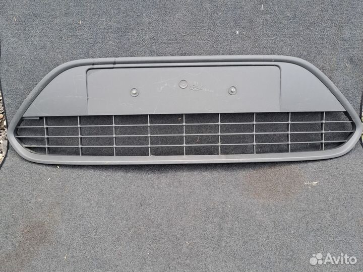 Решетка в передний бампер Ford Focus 2 рейсталинг