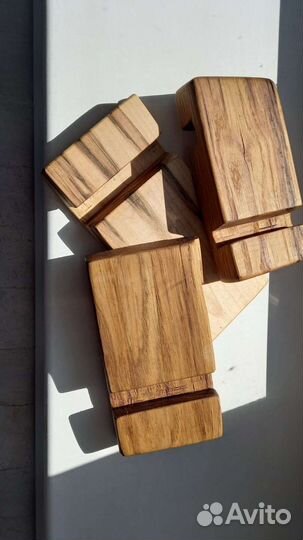 Подставка для телефона из дерева