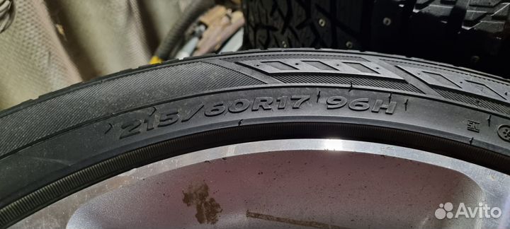 Hankook Dynapro HP RA23 215/60 R17