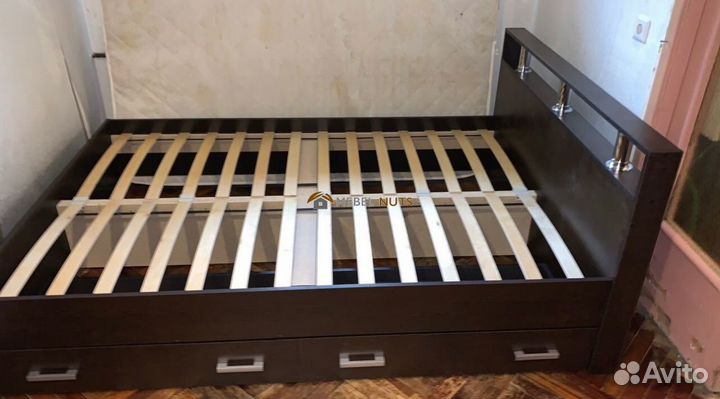 Кровать двуспальная