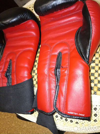 Боксерские перчатки adidas