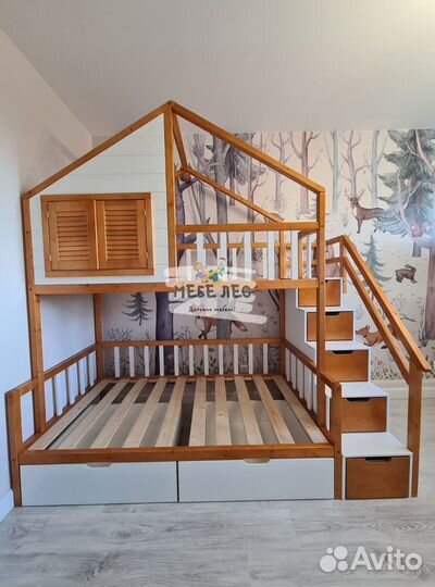 Детская двухъярусная кровать