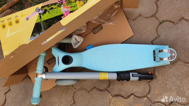 Самокат детский трехколесный новый