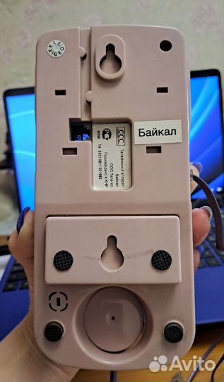 Стационарный телефон настенный