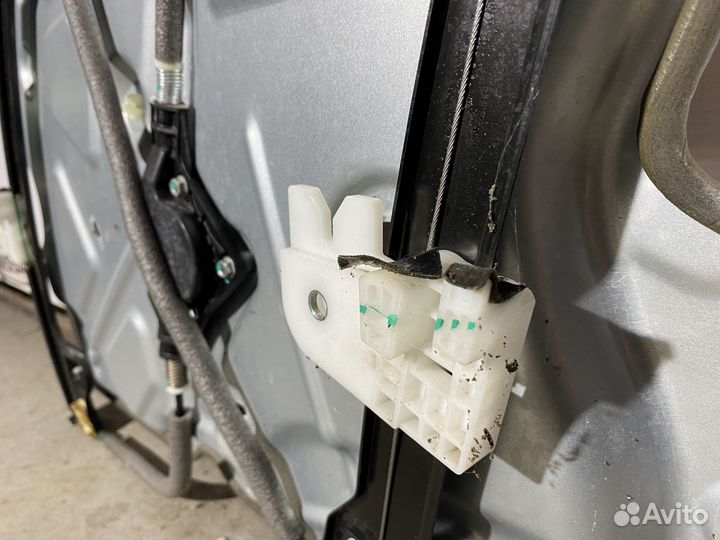 Передний левый стеклоподъемник Nissan Teana J32