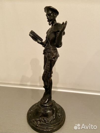 Статуэтка из литого чугуна