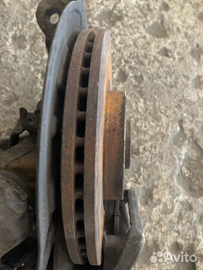 Цапфа,поворотный кулак Peugeot 407 Пежо 407