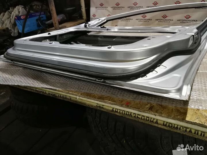 Дверь передняя правая volkswagen touran