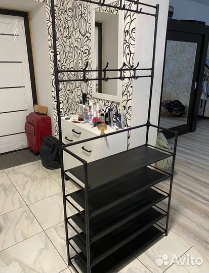 Вешалка в прихожую с обувницей