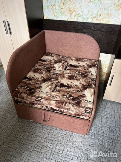 Диван,стол,тумба