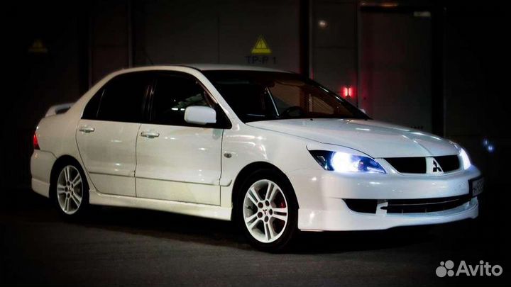 Топливная рампа Митсубиси Лансер 9. 2.0 л