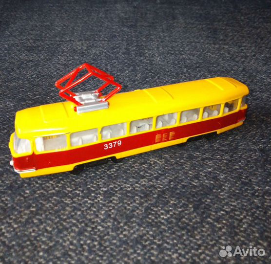 Трамвай игрушка