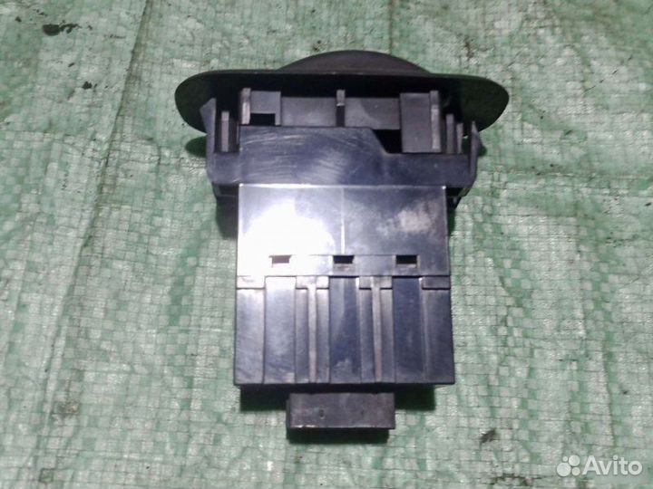 Кнопка стеклоподъемника Mitsubishi Galant 7 1994