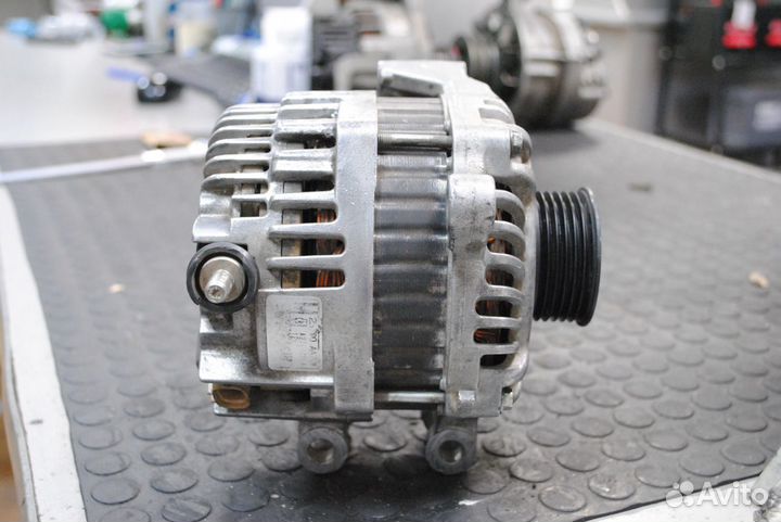 Генератор Subaru Forester 2.0 AWD с 2008 г.в. б/у