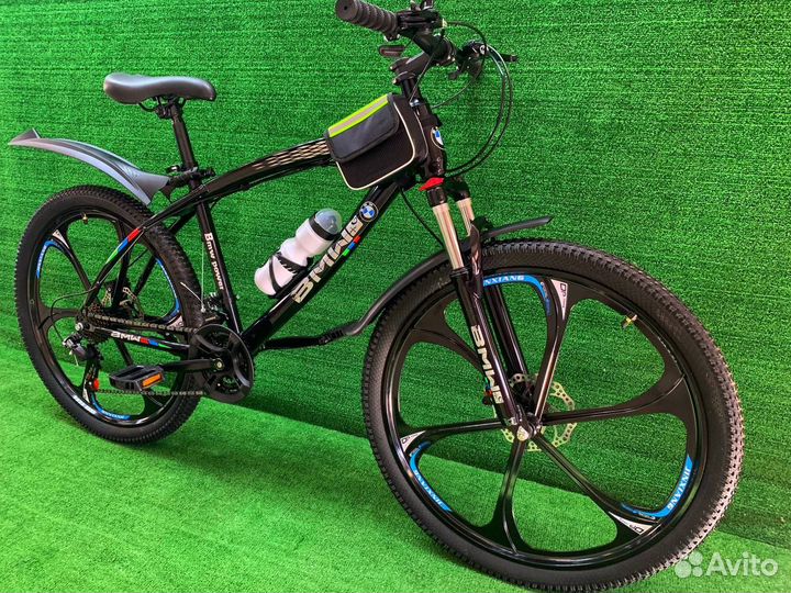 Велосипед на литых дисках BMW