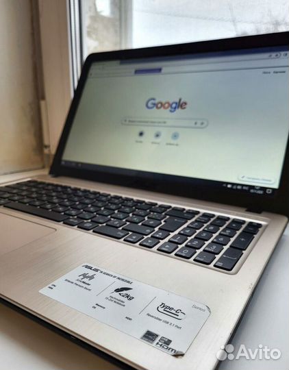 Много ноутбуков с закрытых офисов