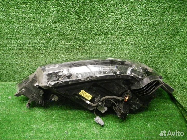 Фара левая Mitsubishi Outlander