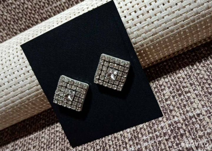 Стразовые серьги-пусеты «Созвездие»