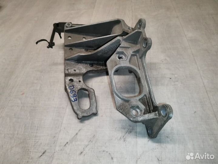 Кронштейн опоры кпп Nissan Qashqai 1 J10 1.6