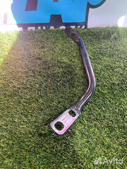 Распорная планка телевизора правая верхняя Ford