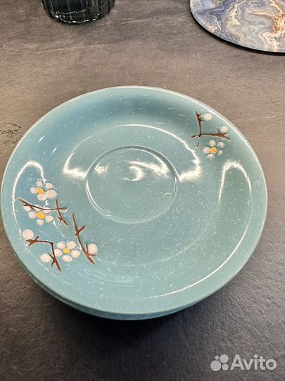 Посуда: салатники и блюдца