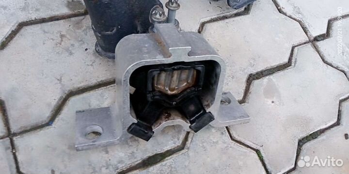 Опора двигателя правая LADA веста
