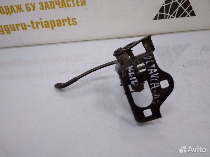 Крюк замка капота Skoda Octavia A5 1Z3 до