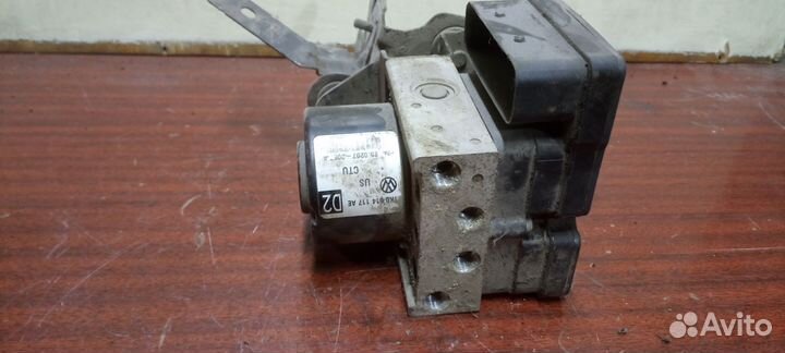 Блок абс VW jetta j5