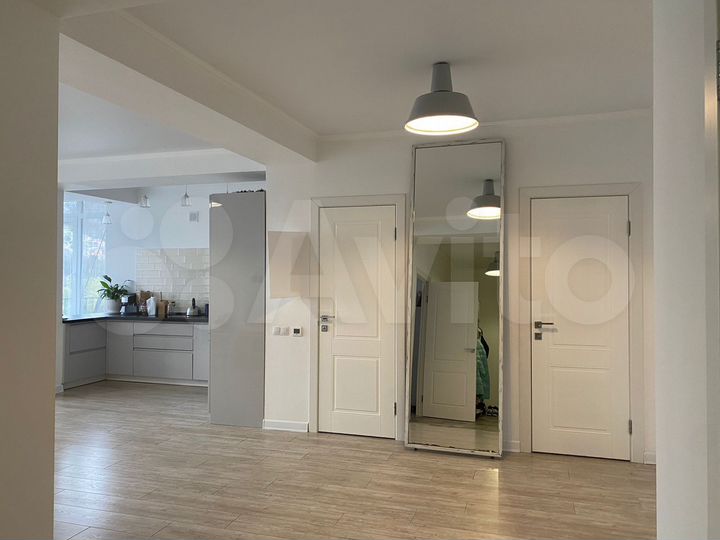 3-к. квартира, 110 м², 1/6 эт.