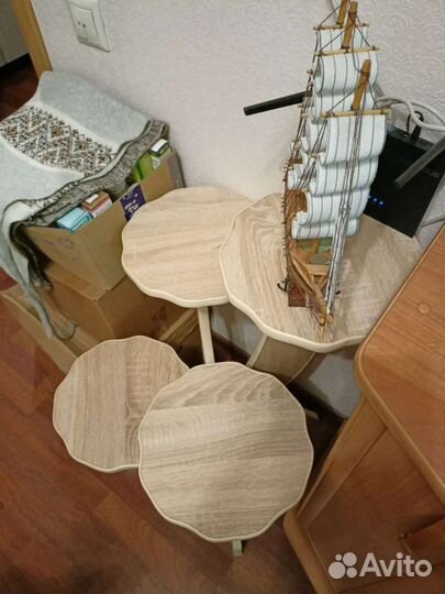 Напольная подставка для цветов