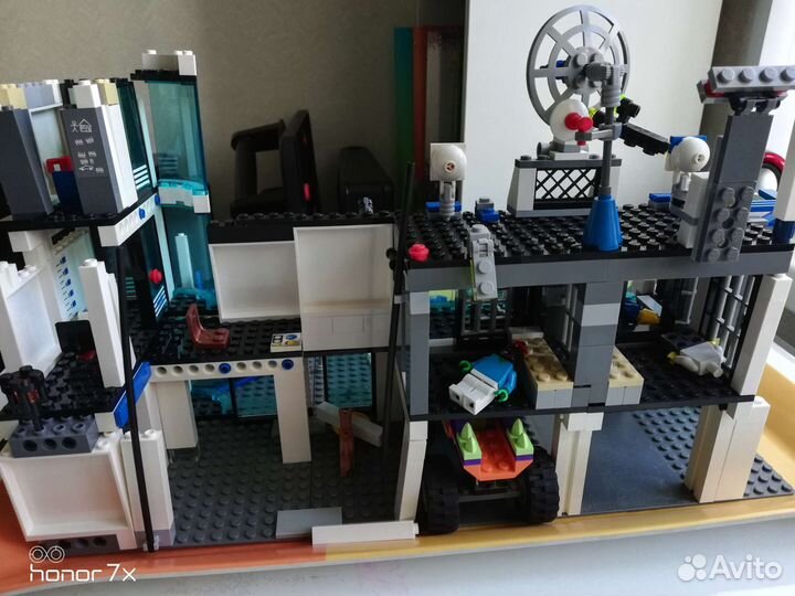 Lego City полицейский участок