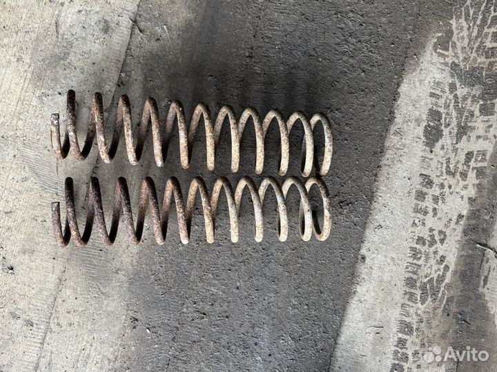 Продам задние пружины ваз 2112