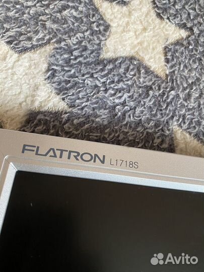 Монитор LG flatroh L1718S-SN