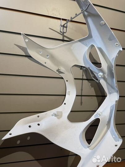 Передний обтекатель suzuki gsxr1000 00-02 без цвет